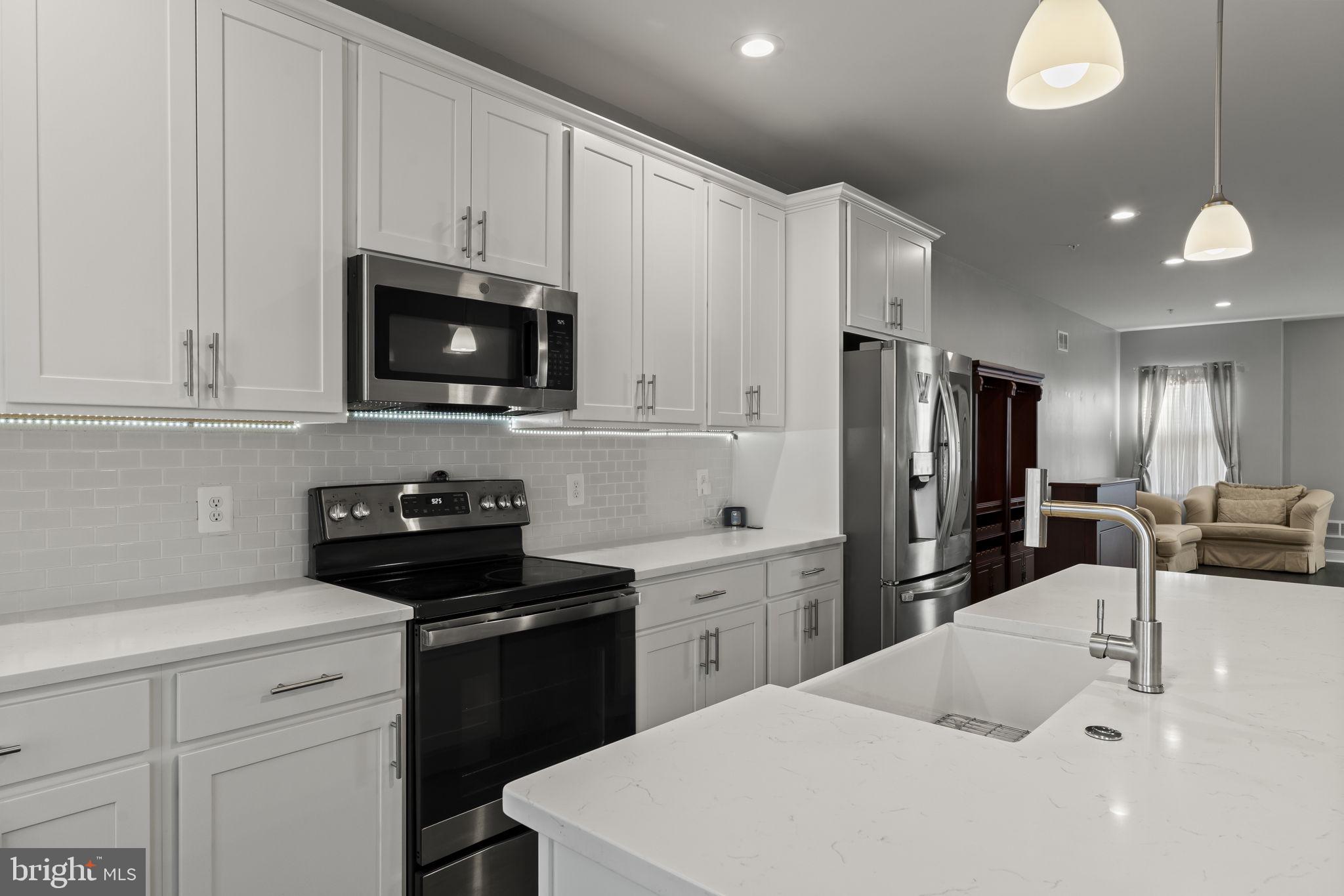 MERION POINTE - Residential