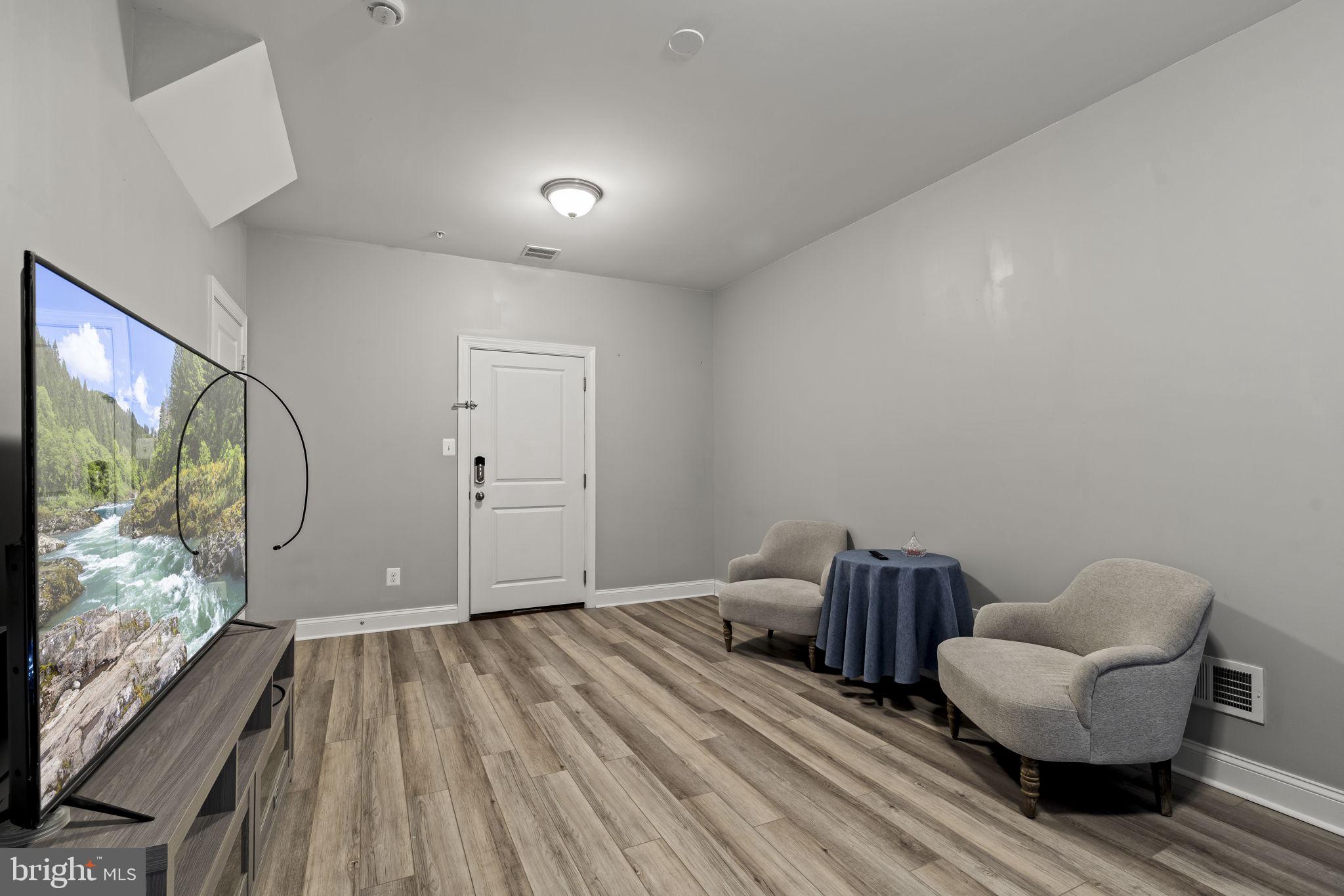 MERION POINTE - Residential