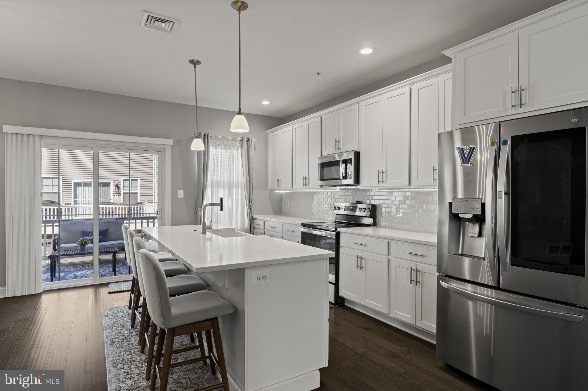 MERION POINTE - Residential