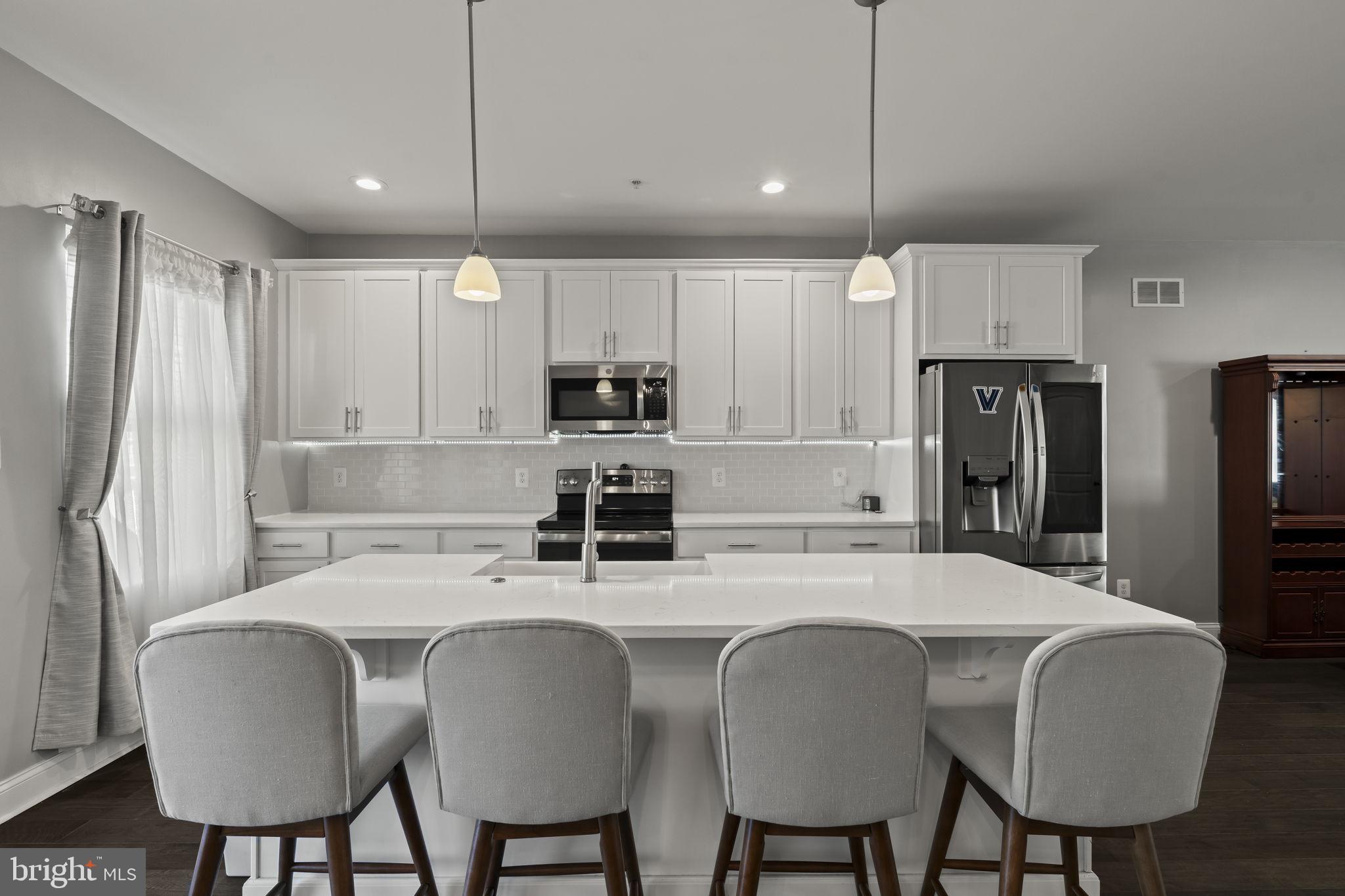 MERION POINTE - Residential