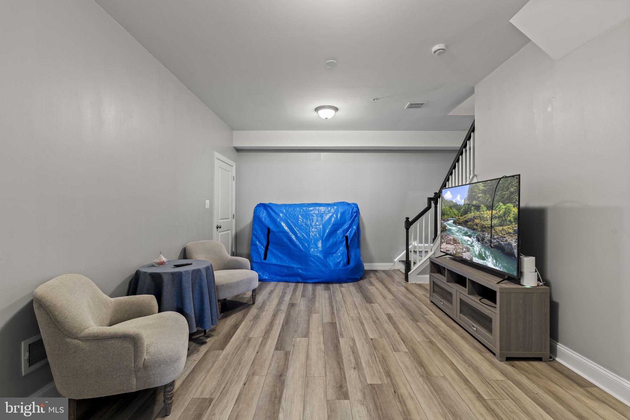 MERION POINTE - Residential