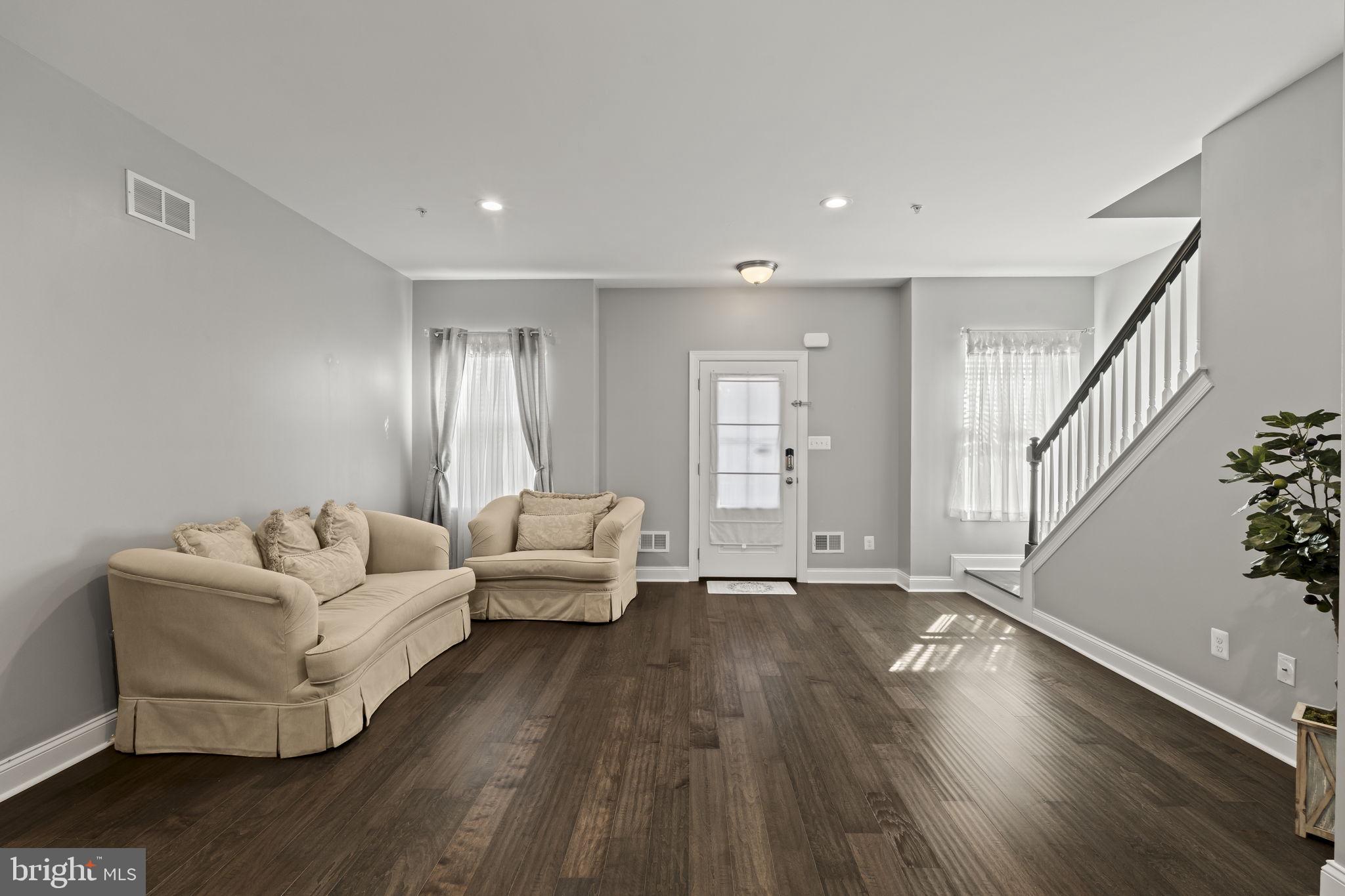 MERION POINTE - Residential