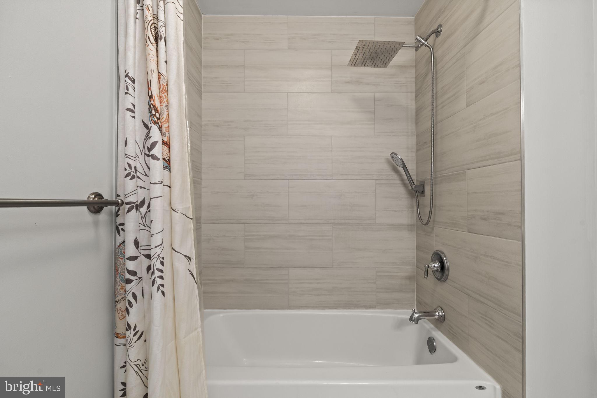 MERION POINTE - Residential