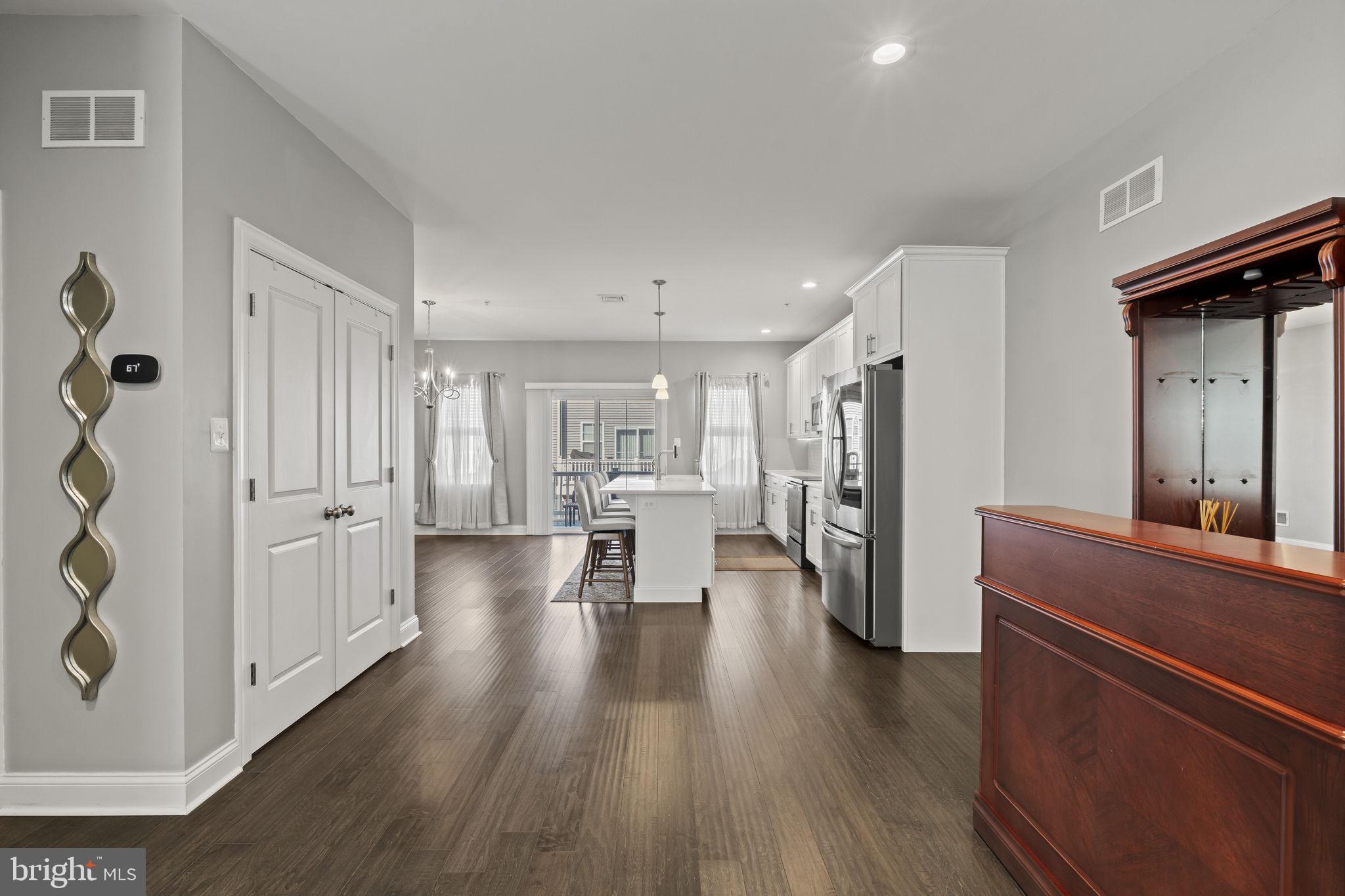 MERION POINTE - Residential
