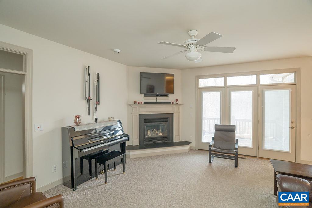 FOX HOLLOW - Residential