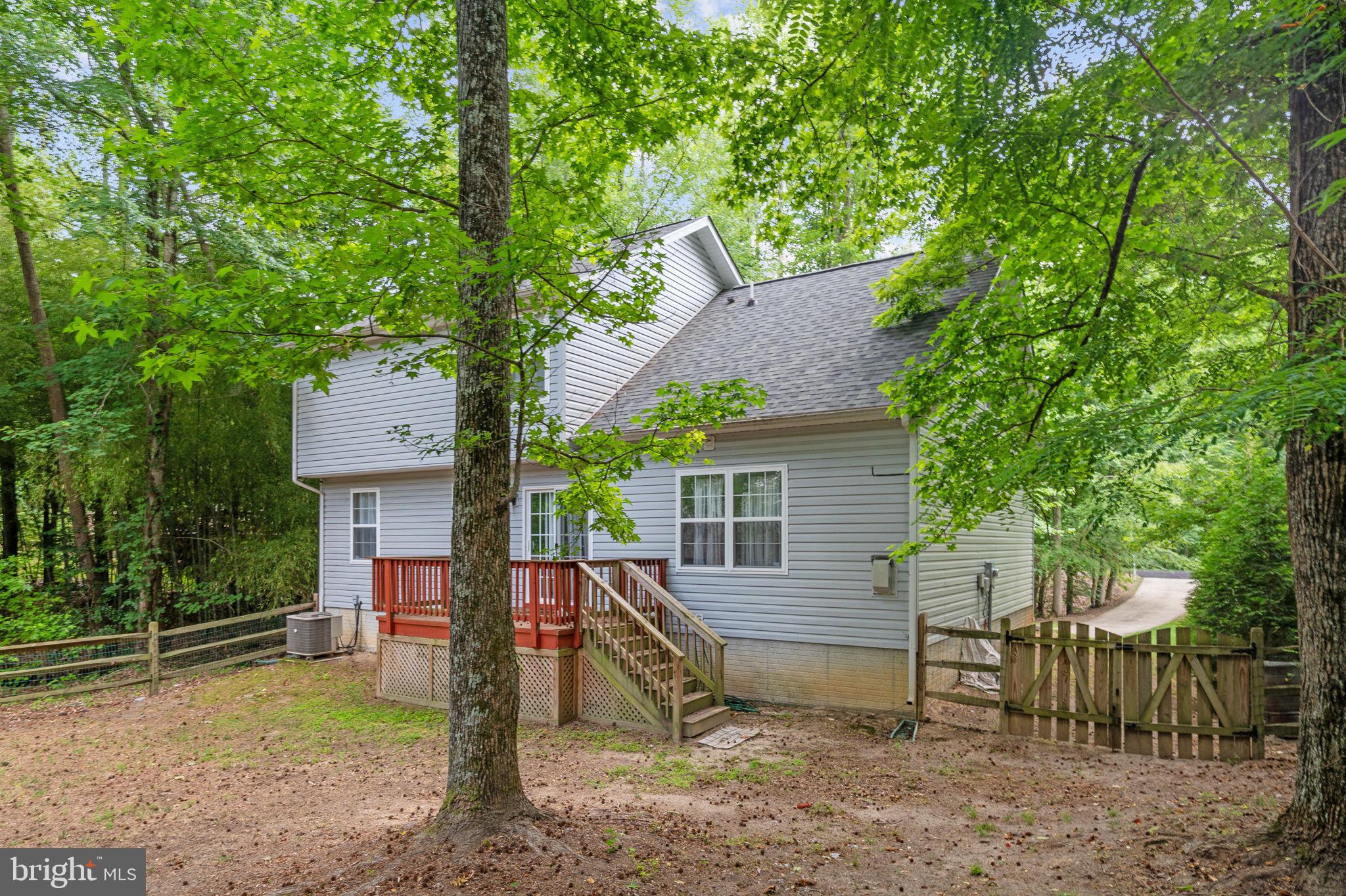 PRESIDENTIAL LAKES - Residential