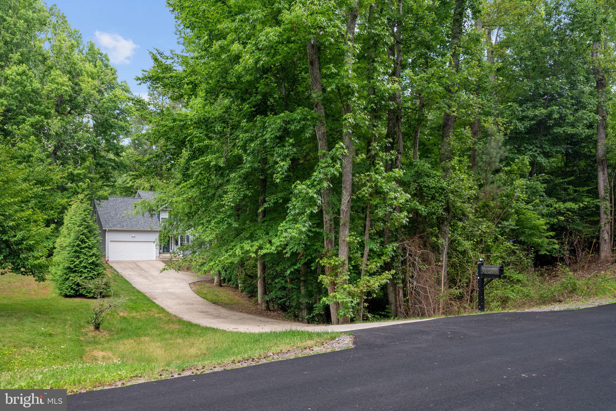 PRESIDENTIAL LAKES - Residential