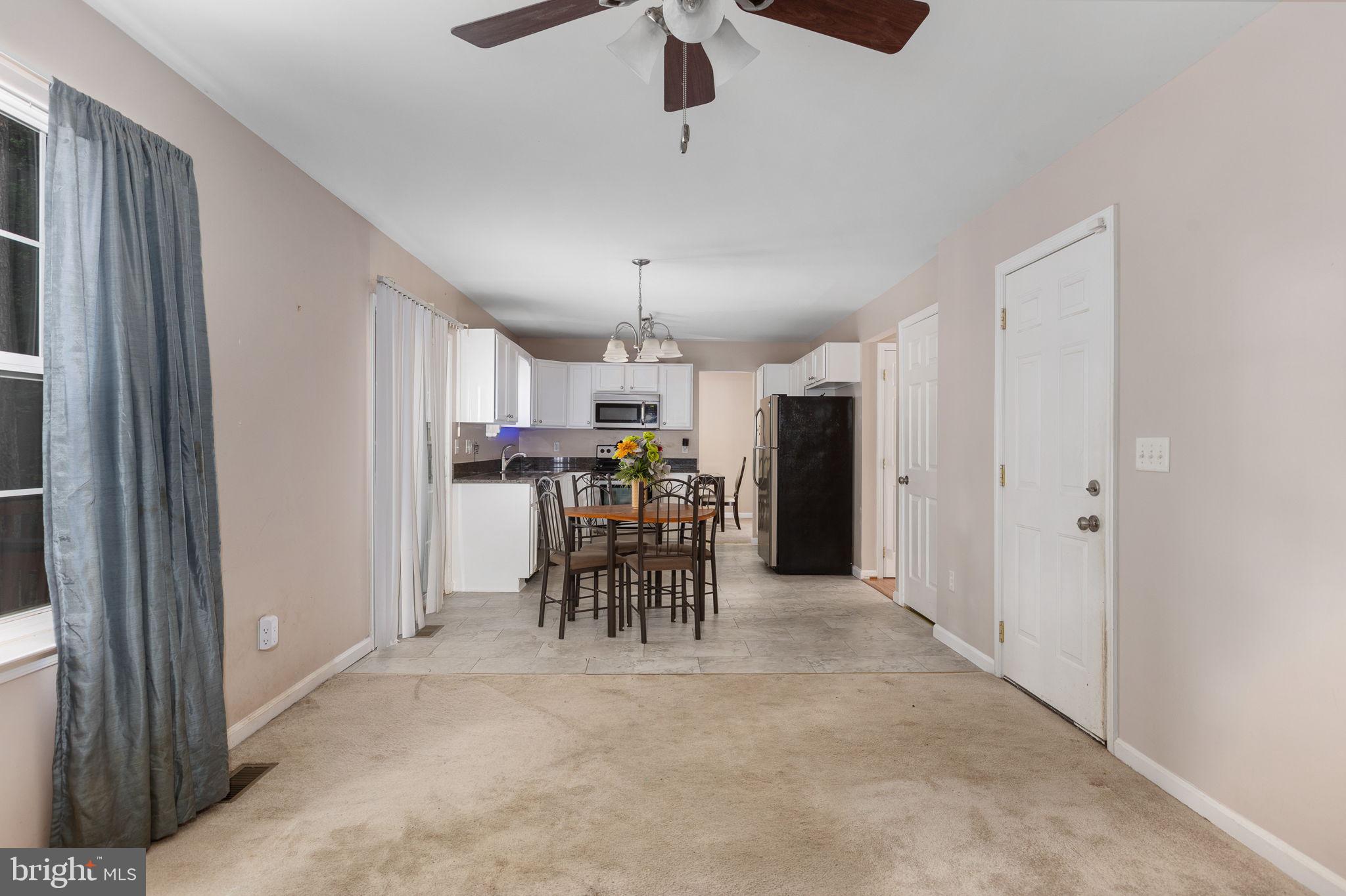 PRESIDENTIAL LAKES - Residential