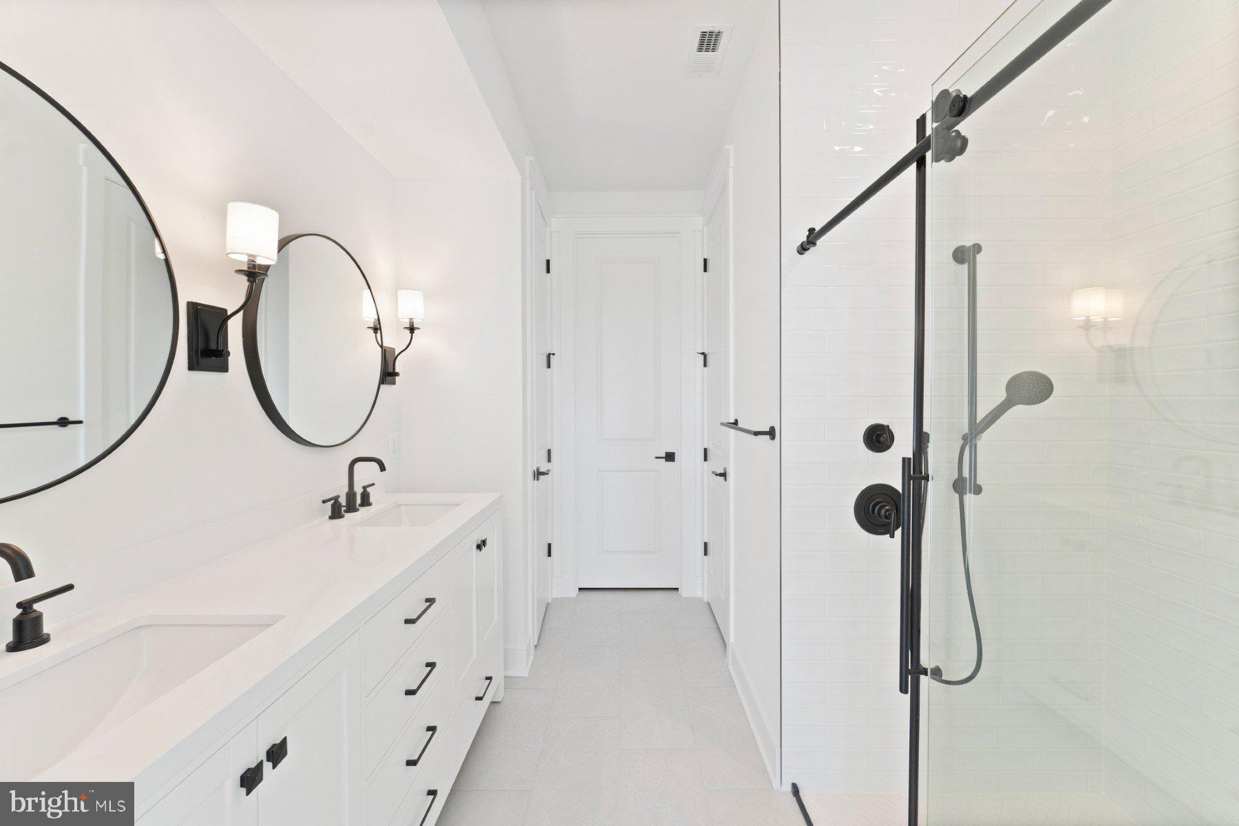 BAY KNOLLS - Residential