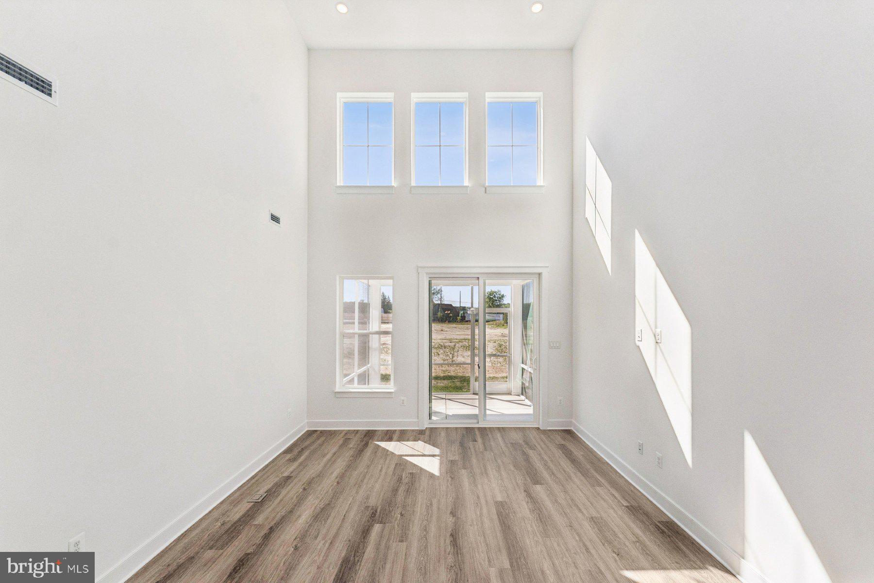 BAY KNOLLS - Residential
