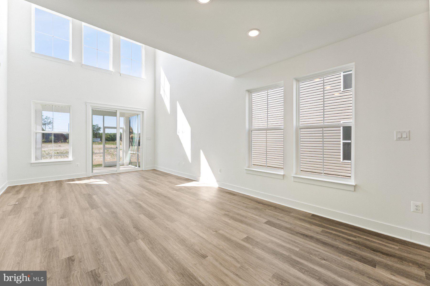 BAY KNOLLS - Residential