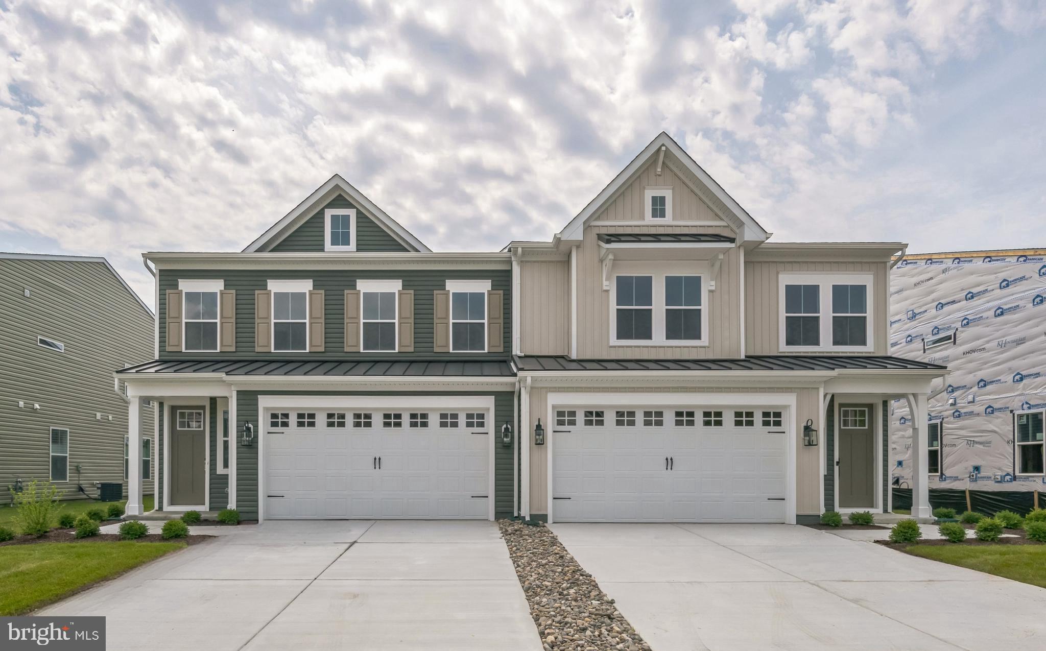 BAY KNOLLS - Residential