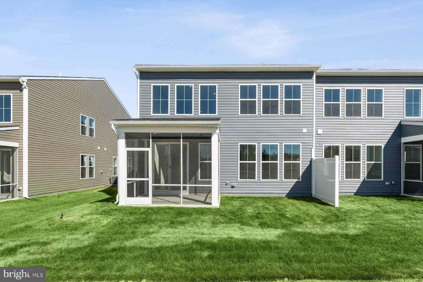 BAY KNOLLS - Residential