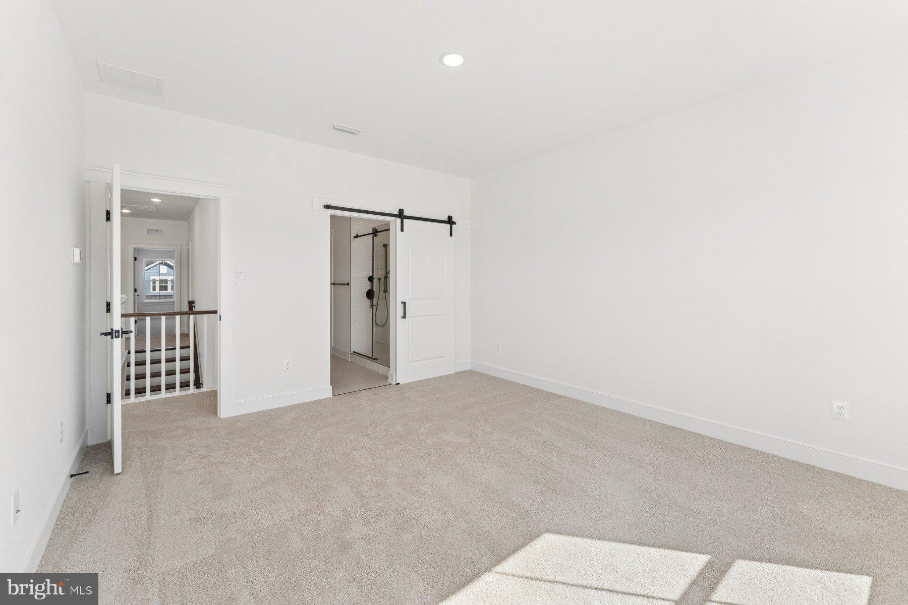 BAY KNOLLS - Residential