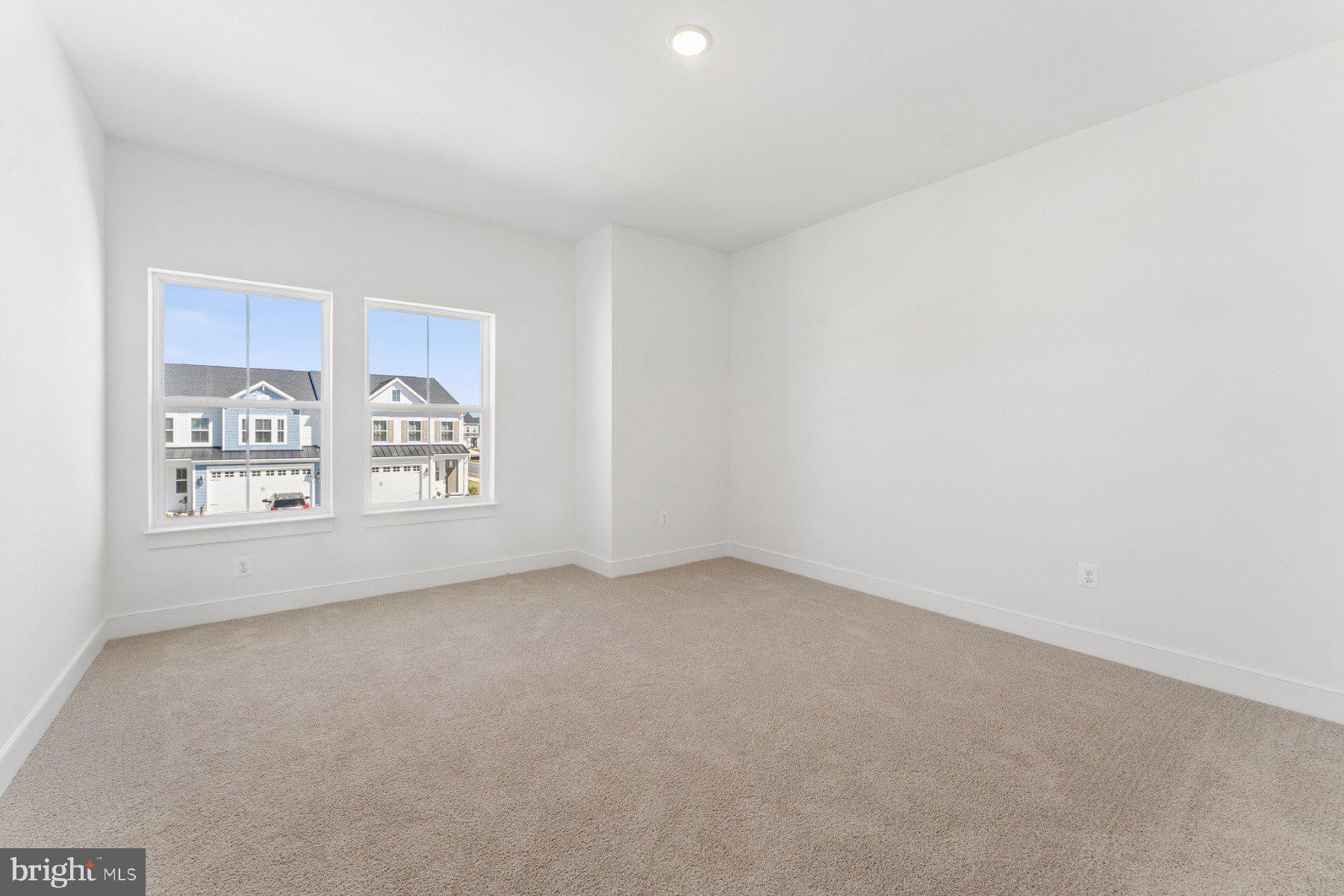 BAY KNOLLS - Residential