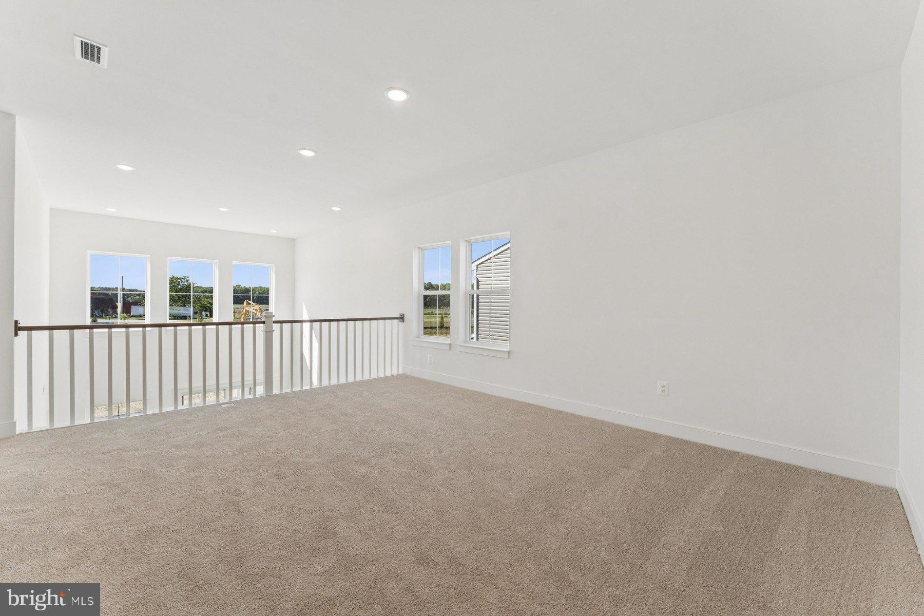 BAY KNOLLS - Residential