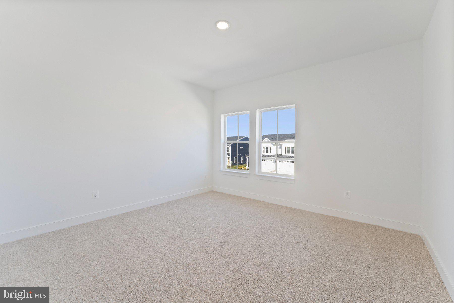 BAY KNOLLS - Residential