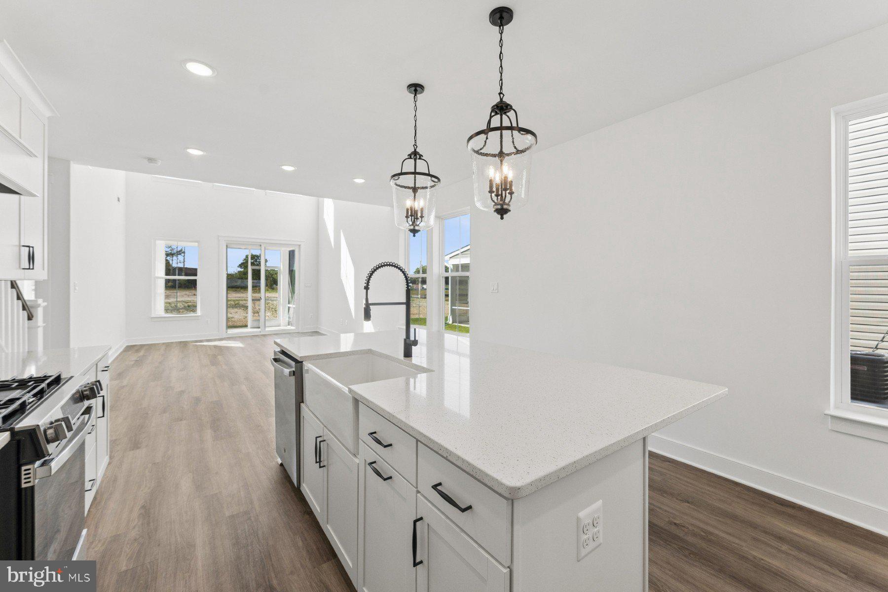 BAY KNOLLS - Residential