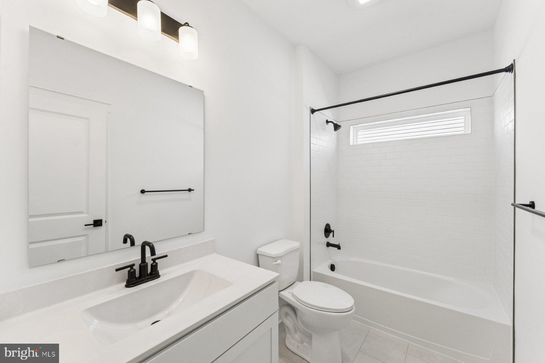 BAY KNOLLS - Residential