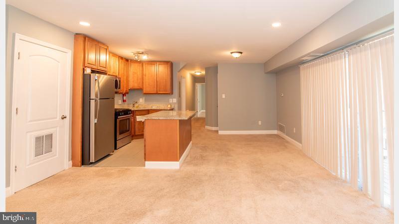 HUNTCREST CONDOMINIUM - Residential