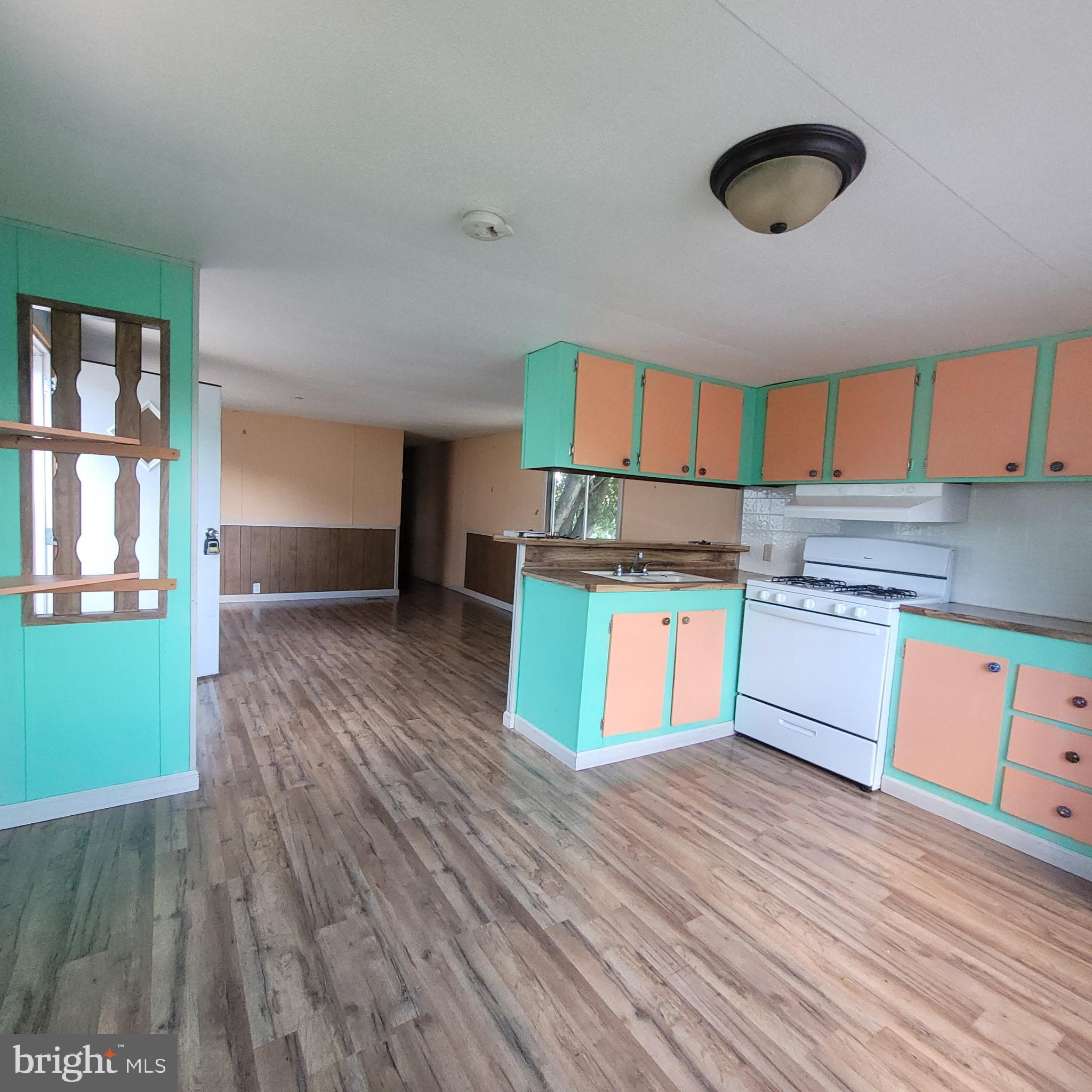 OAK KNOLL ESTATES - Residential