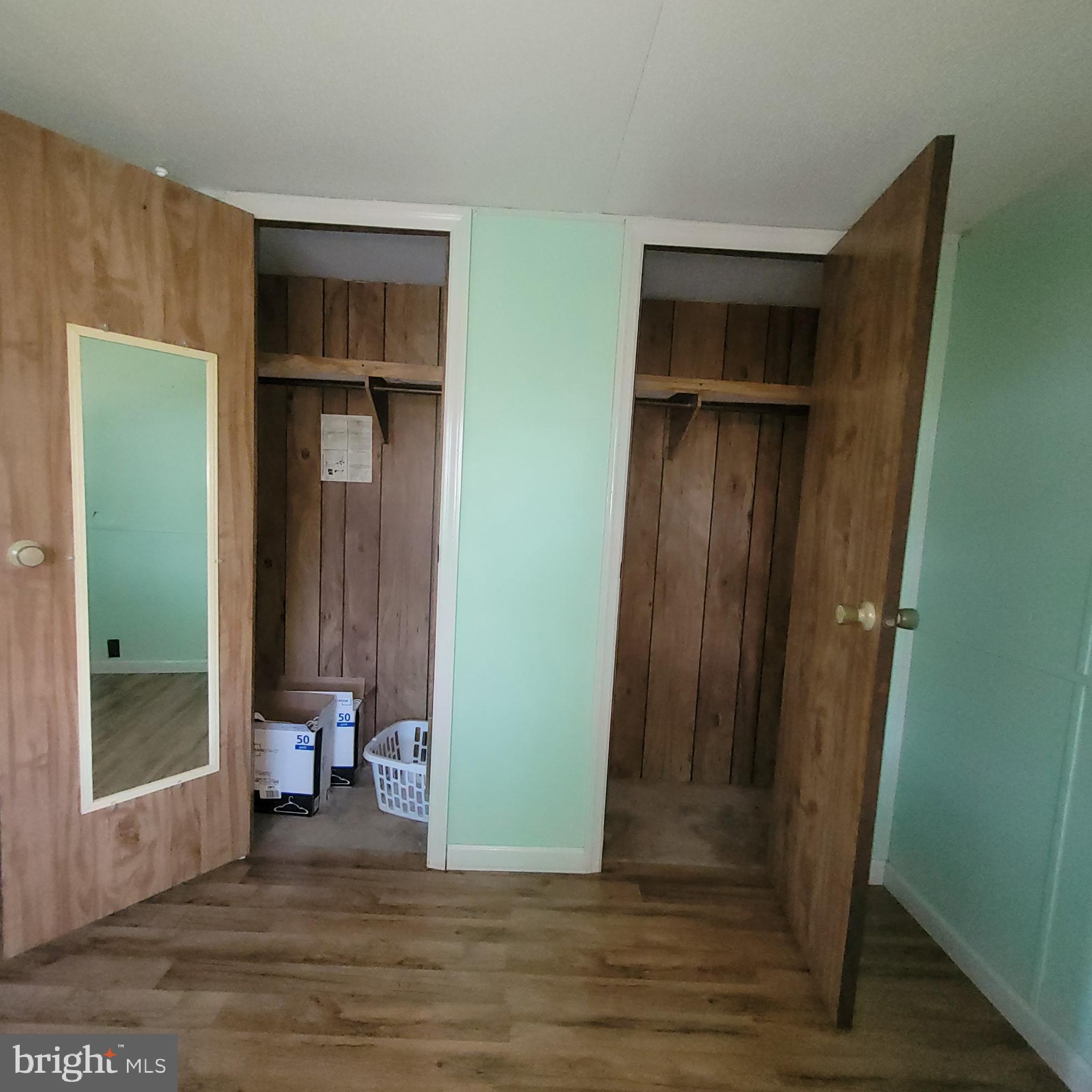 OAK KNOLL ESTATES - Residential