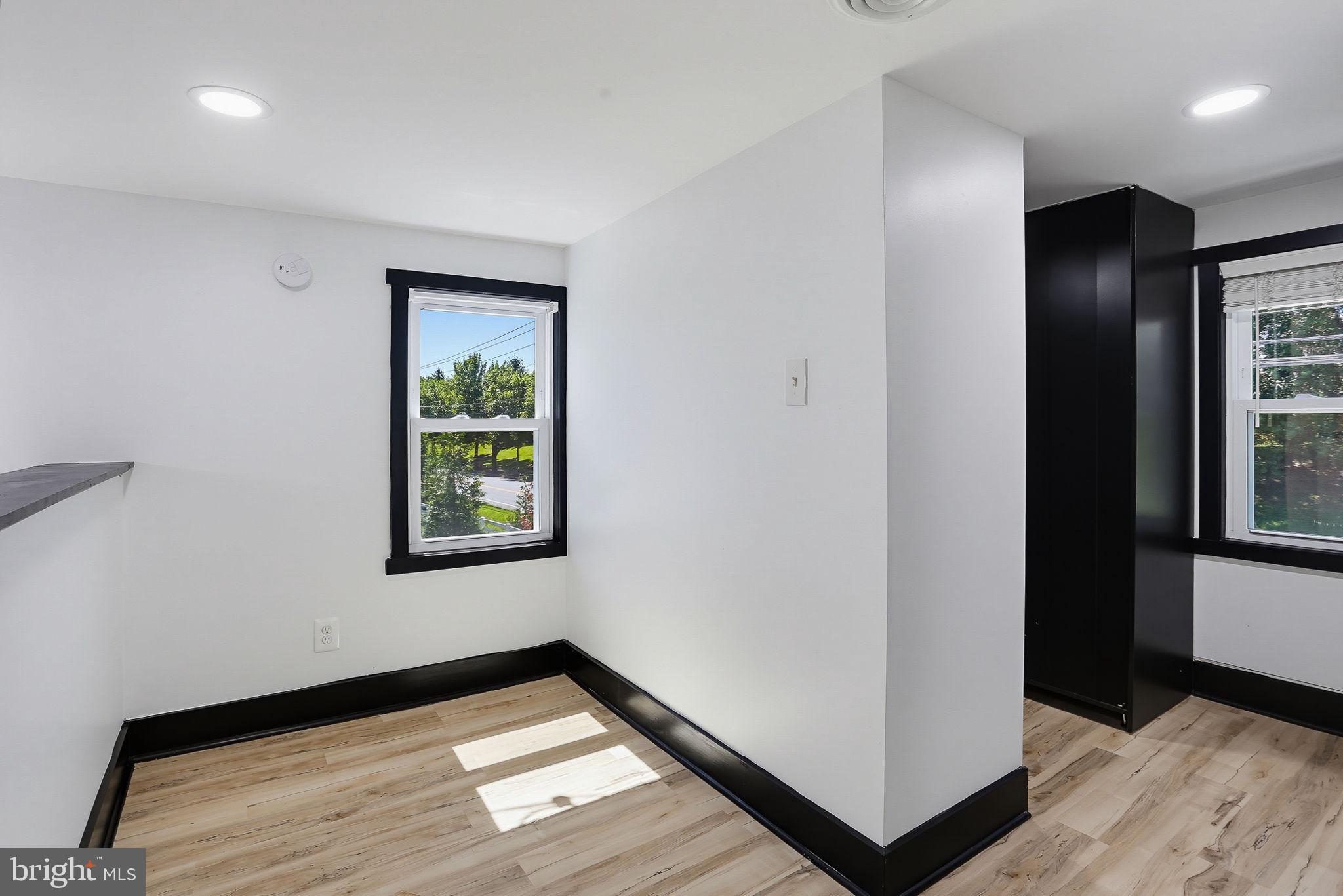 PERRYHALL - Residential