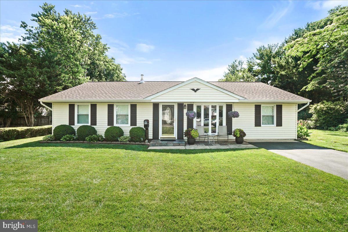 Be WOWED on White Oak!!  This wonderfully maintained one level living is the perfect blend of comfort and affordability close to downtown Frederick.  Spacious yet cozy with three bedrooms and two full baths, upgraded kitchen, family room, den, and office.   Beautiful fenced back yard with covered porch and two sheds.    All offers need to be submitted by 5:00 pm this evening!