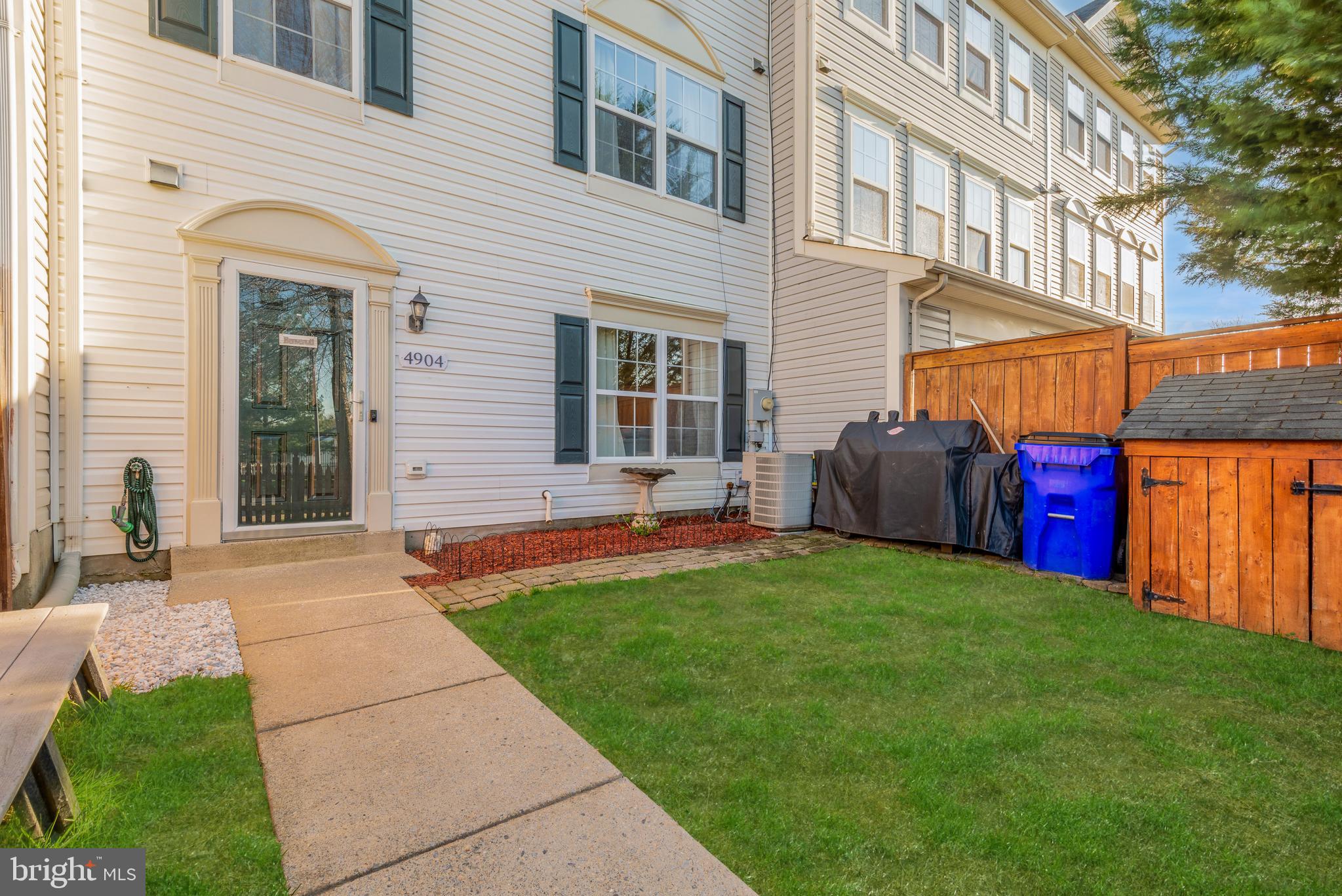 WELLINGTON TRACE - Residential
