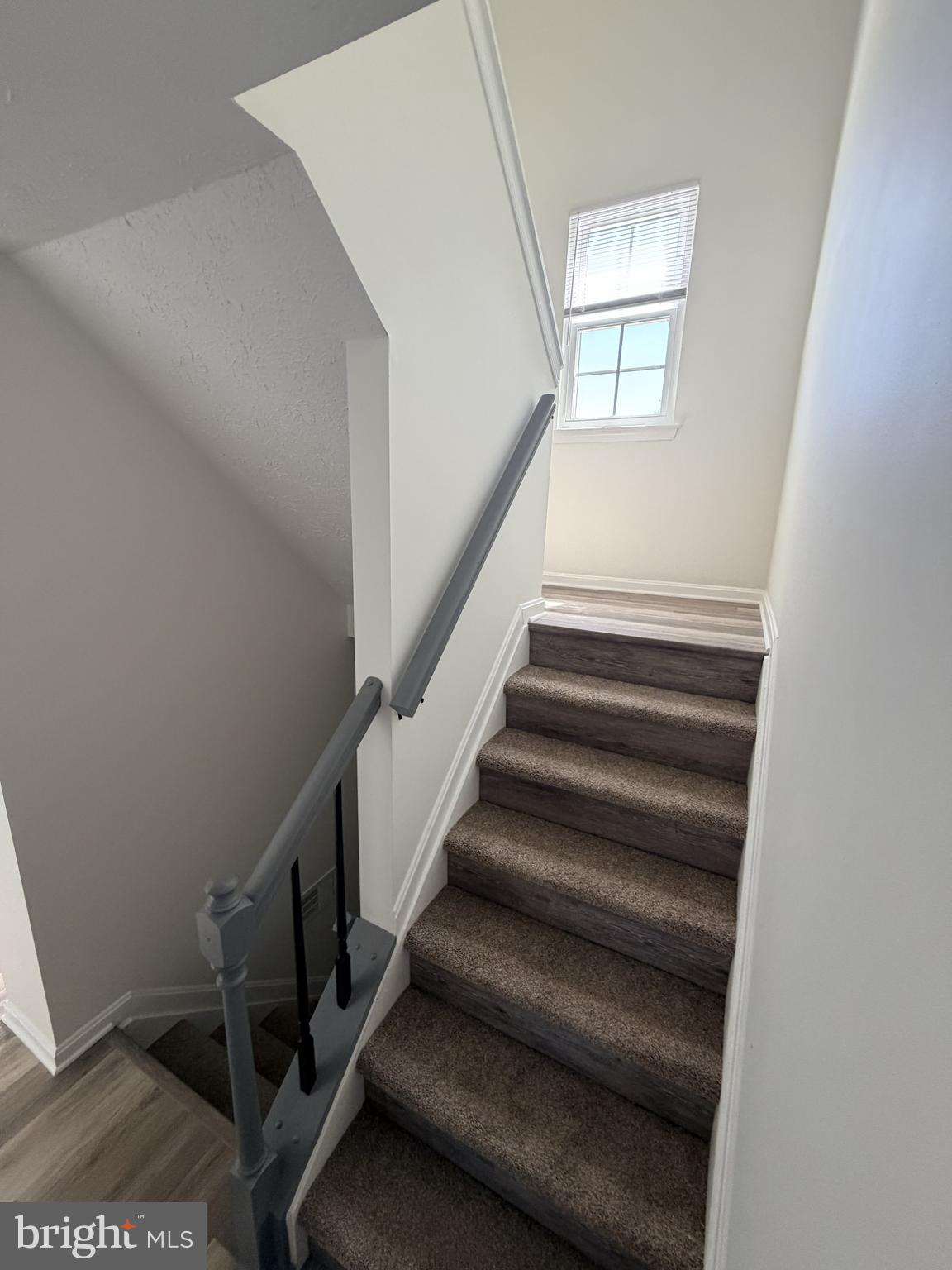 RIVERSIDE RUN IND HEAD - Residential