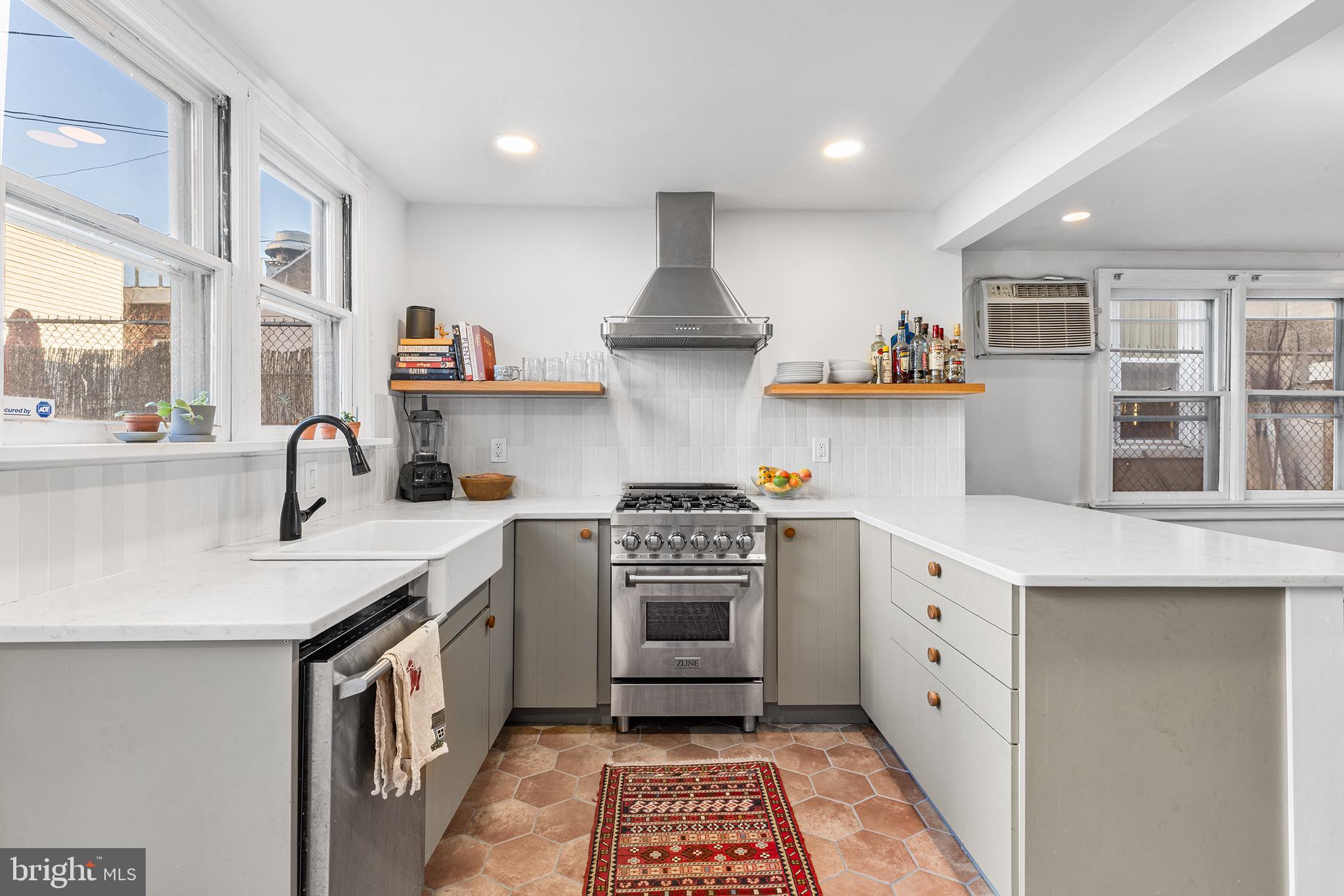 PORT RICHMOND - Residential