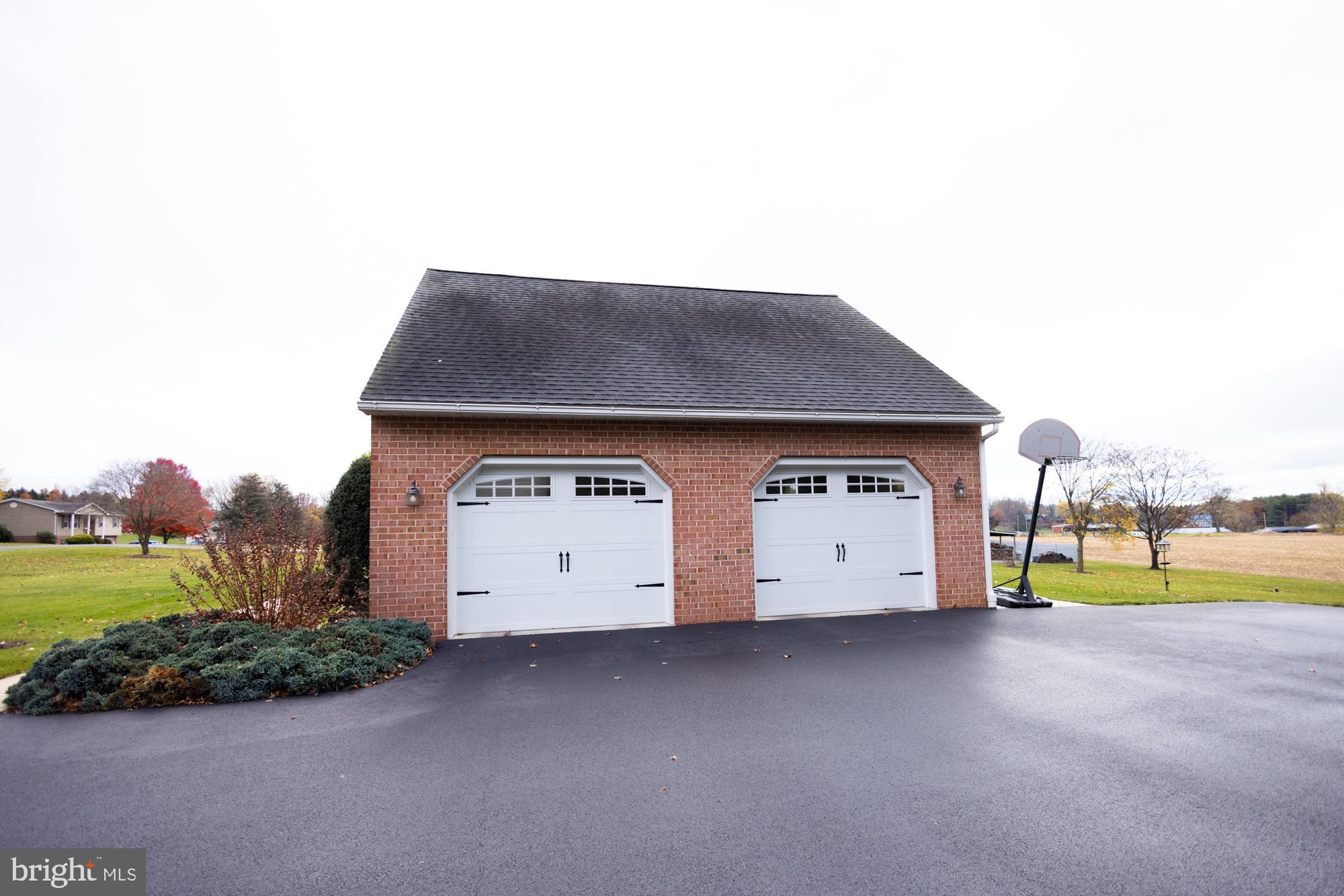 GRINDSTONE HILL ESTATES - Residential