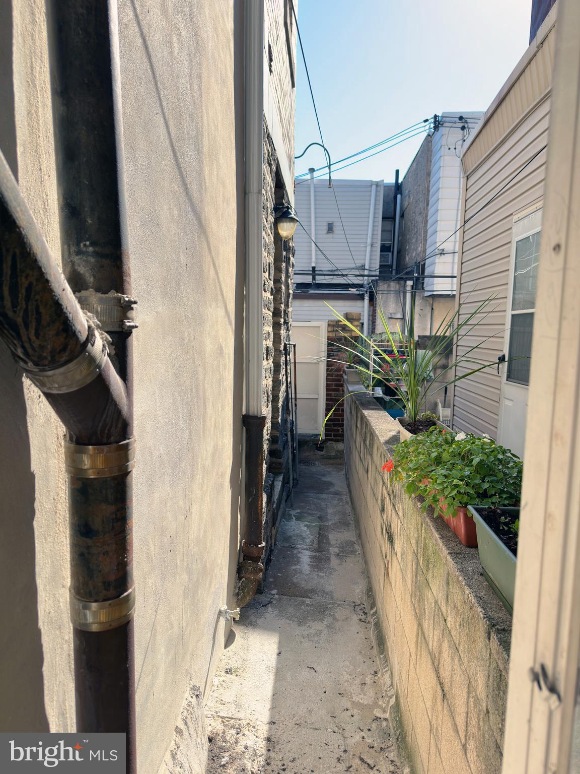 LOWER MOYAMENSING - Residential Income