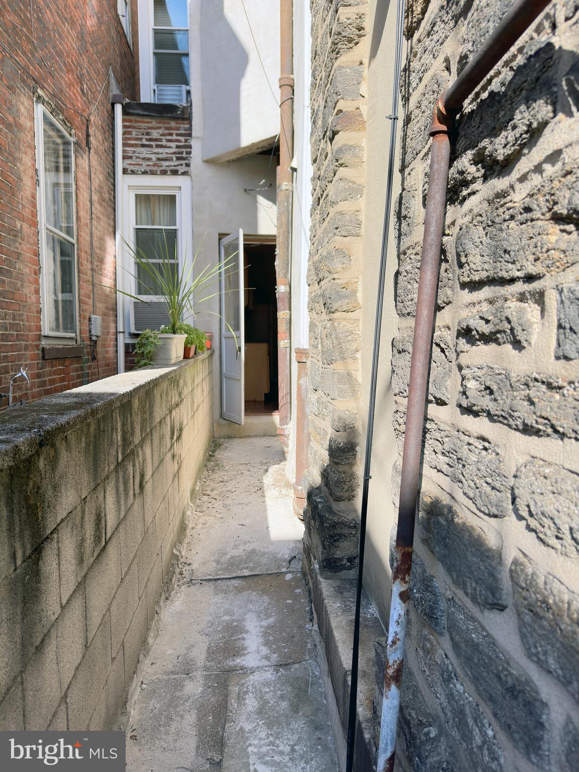 LOWER MOYAMENSING - Residential Income