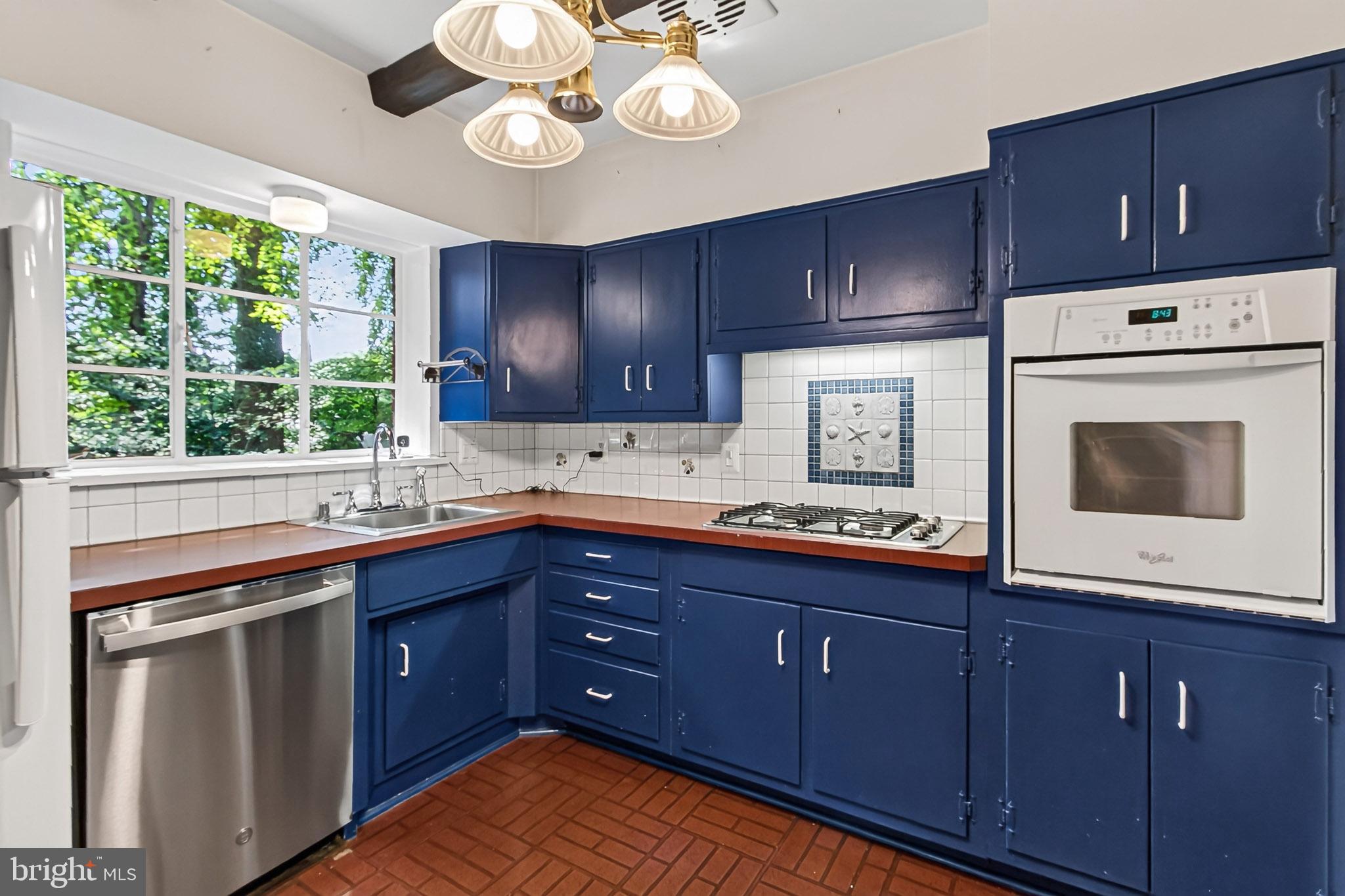 RAVENWOOD PARK - Residential