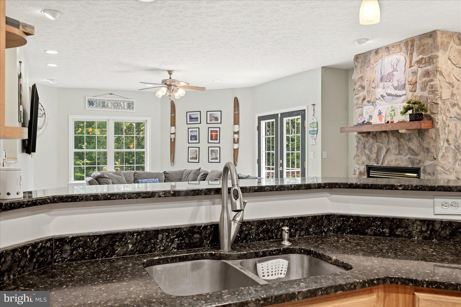 CATS PAW COVE - Residential