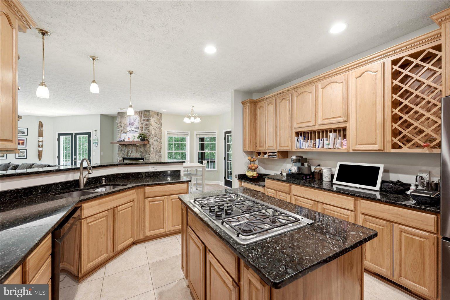CATS PAW COVE - Residential