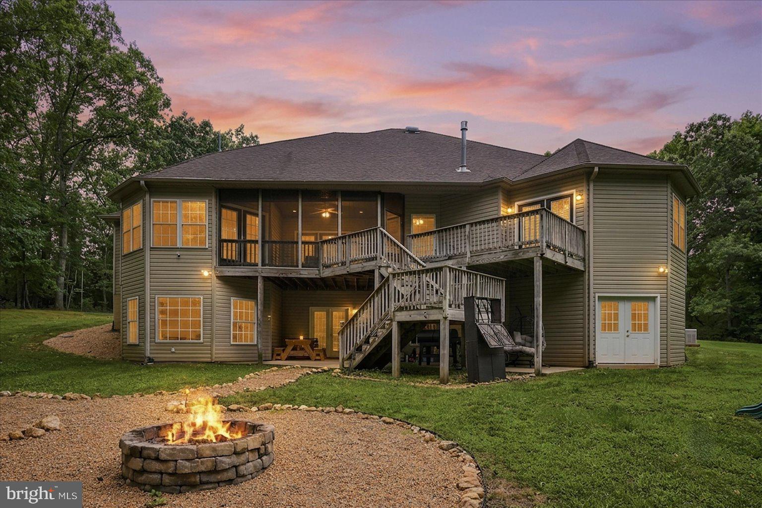 CATS PAW COVE - Residential