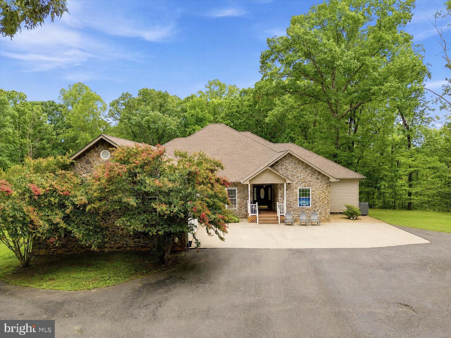 CATS PAW COVE - Residential