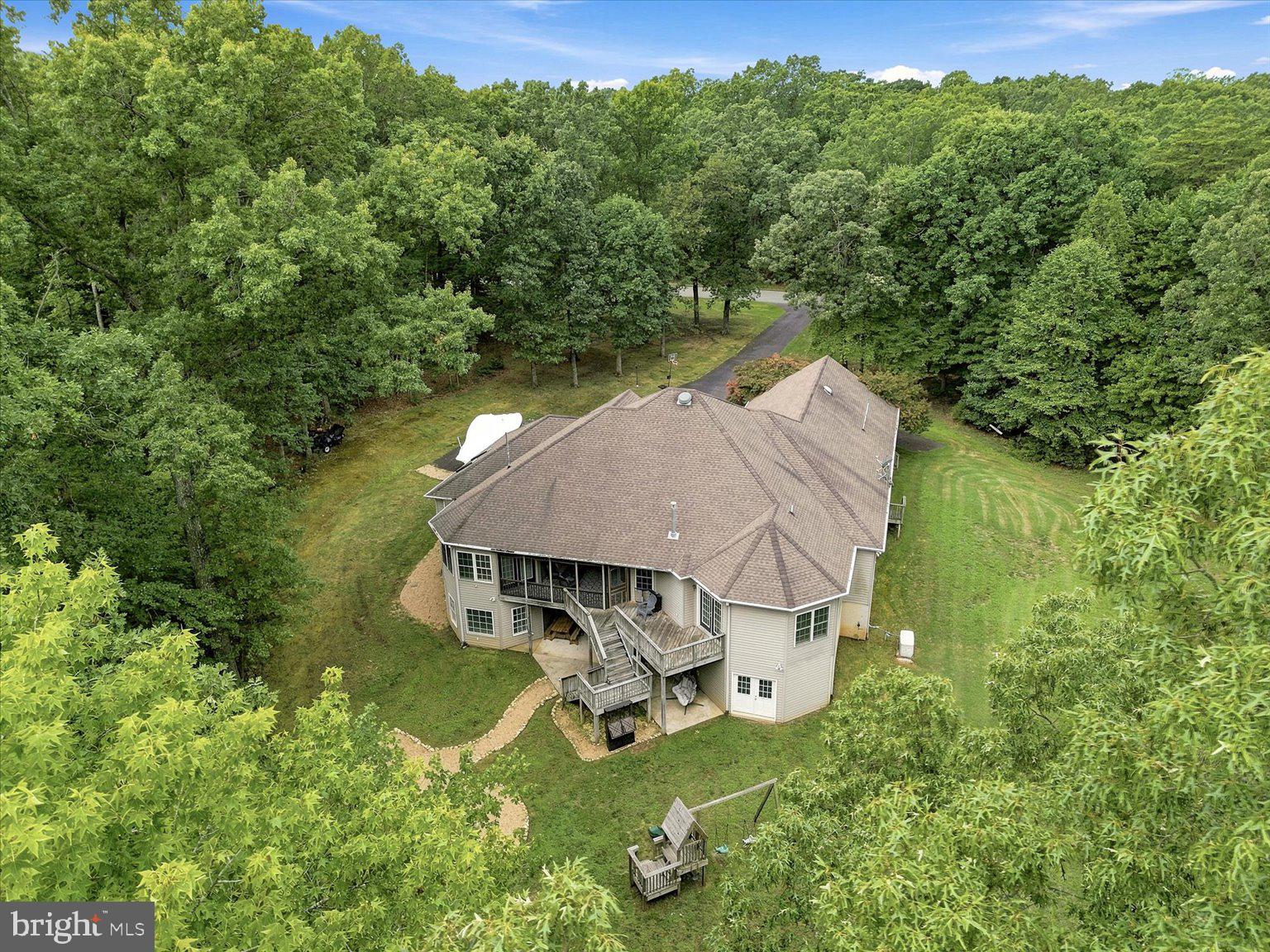 CATS PAW COVE - Residential