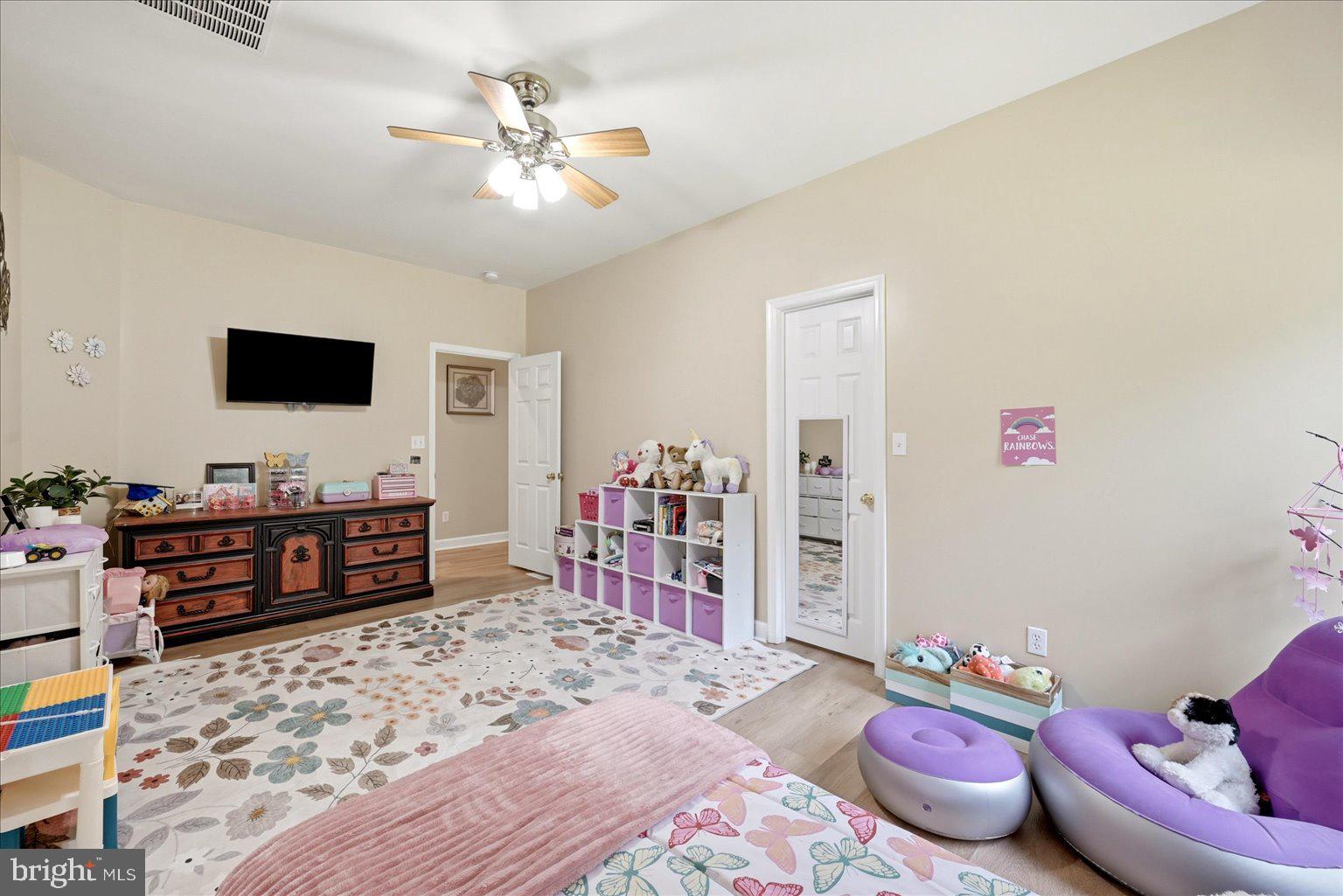 CATS PAW COVE - Residential
