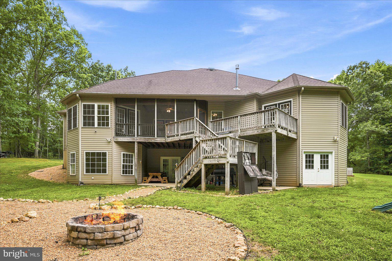 CATS PAW COVE - Residential