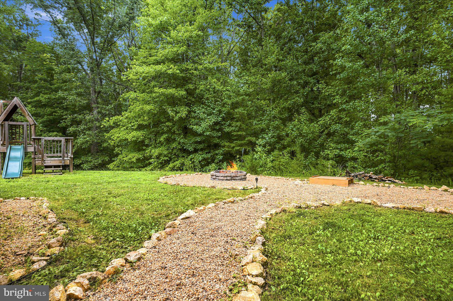 CATS PAW COVE - Residential