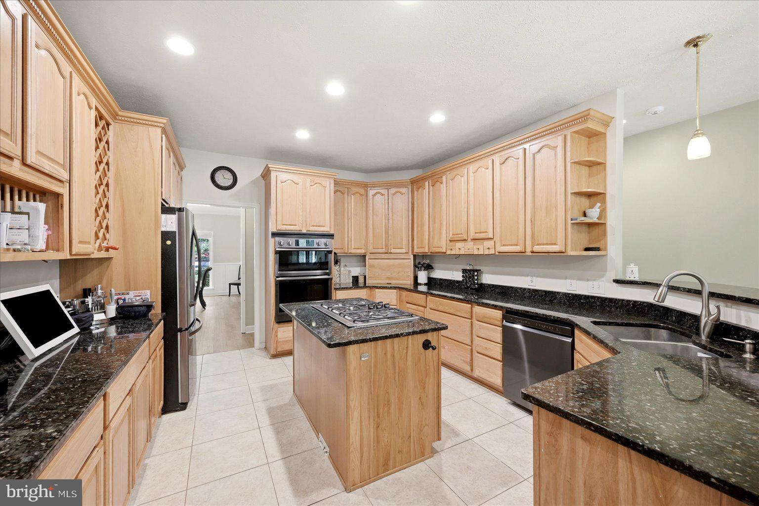 CATS PAW COVE - Residential