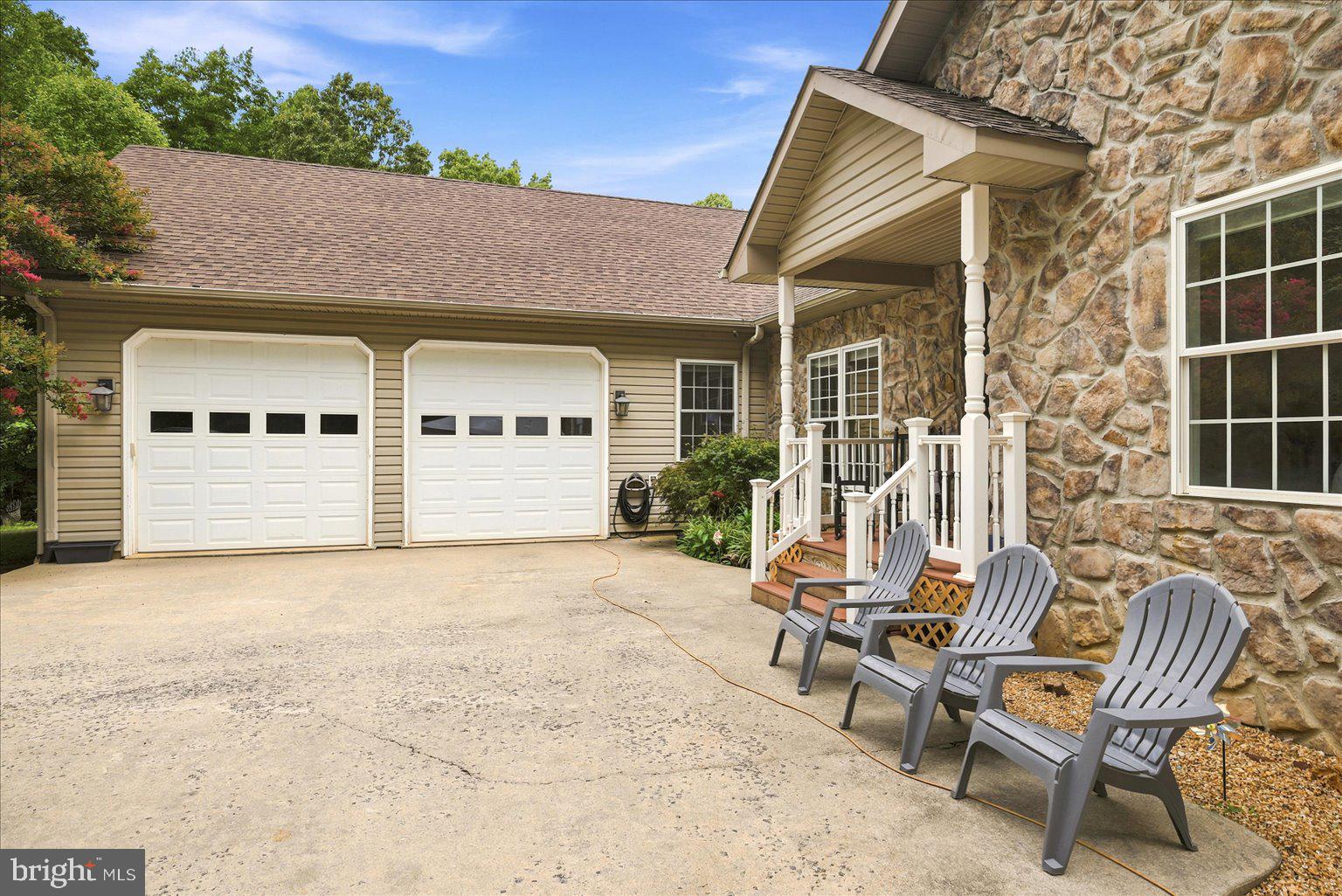 CATS PAW COVE - Residential