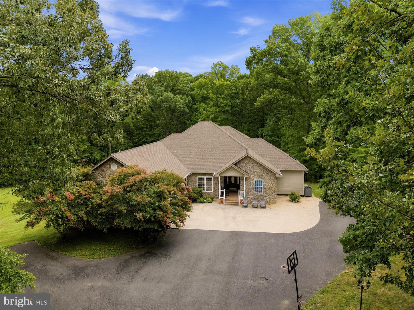 CATS PAW COVE - Residential