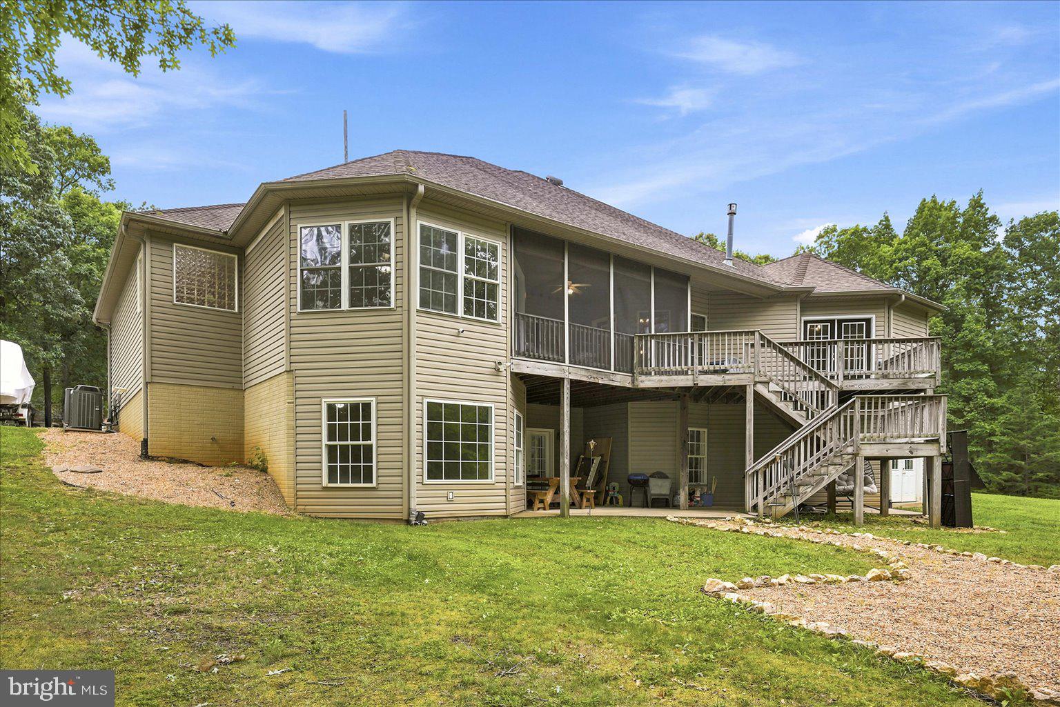 CATS PAW COVE - Residential