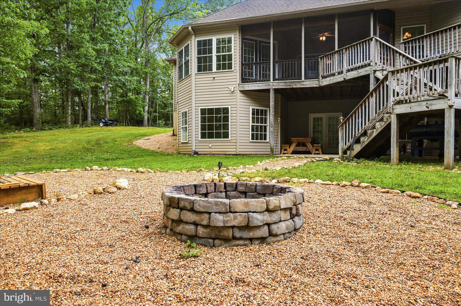 CATS PAW COVE - Residential