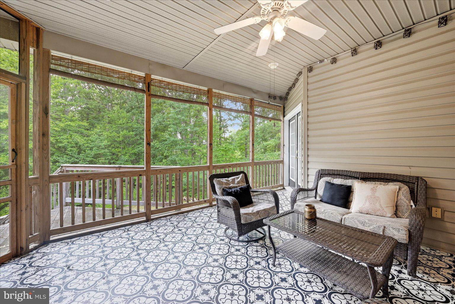 CATS PAW COVE - Residential
