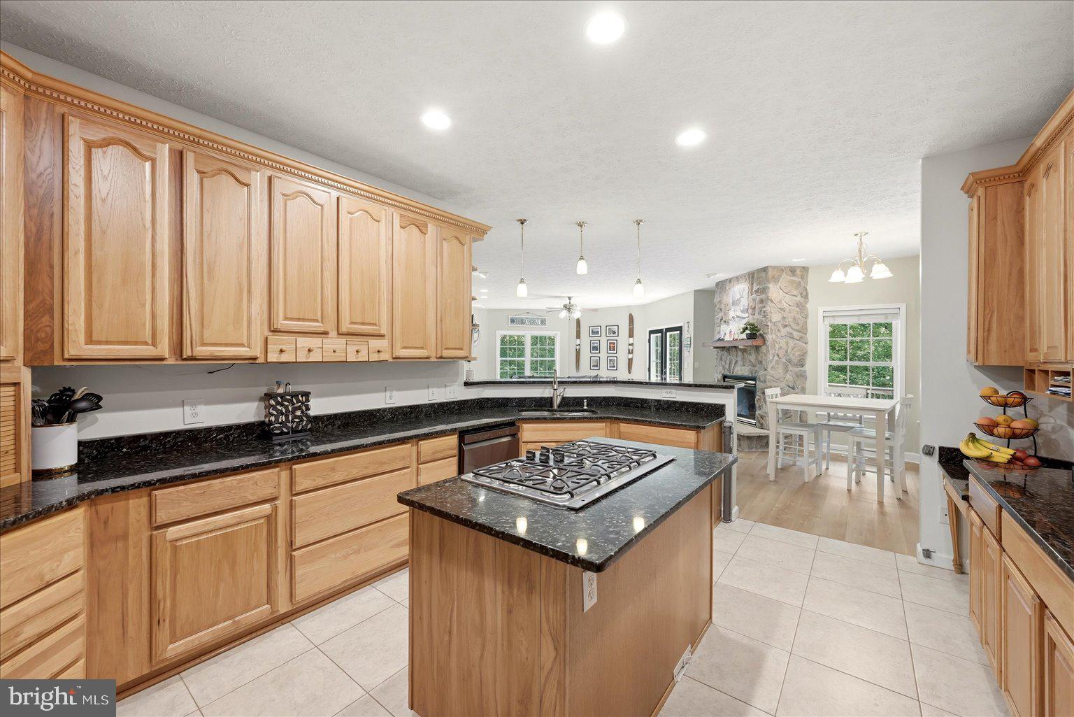 CATS PAW COVE - Residential